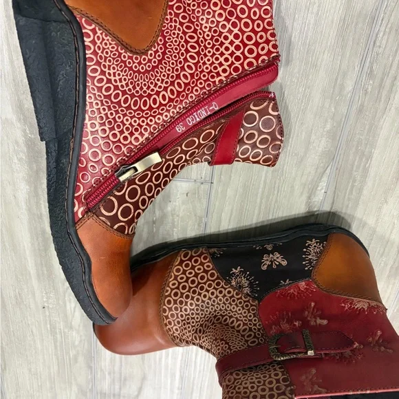 L'ATISTE Two-Tone Brown and Red Patterned Ankle Booties - Picture 3 of 5